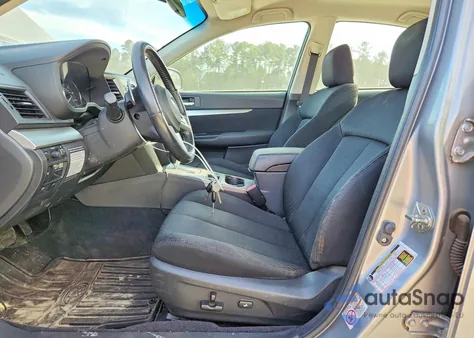 2010 Subaru Legacy 2.5I Premium z USA, uszkodzony, nr VIN 4S3BMCC62A3240424